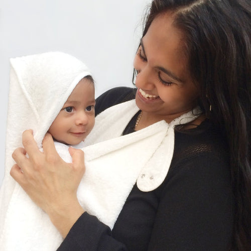 cuddledry handsfree baby hooded bath towel with neck attachment