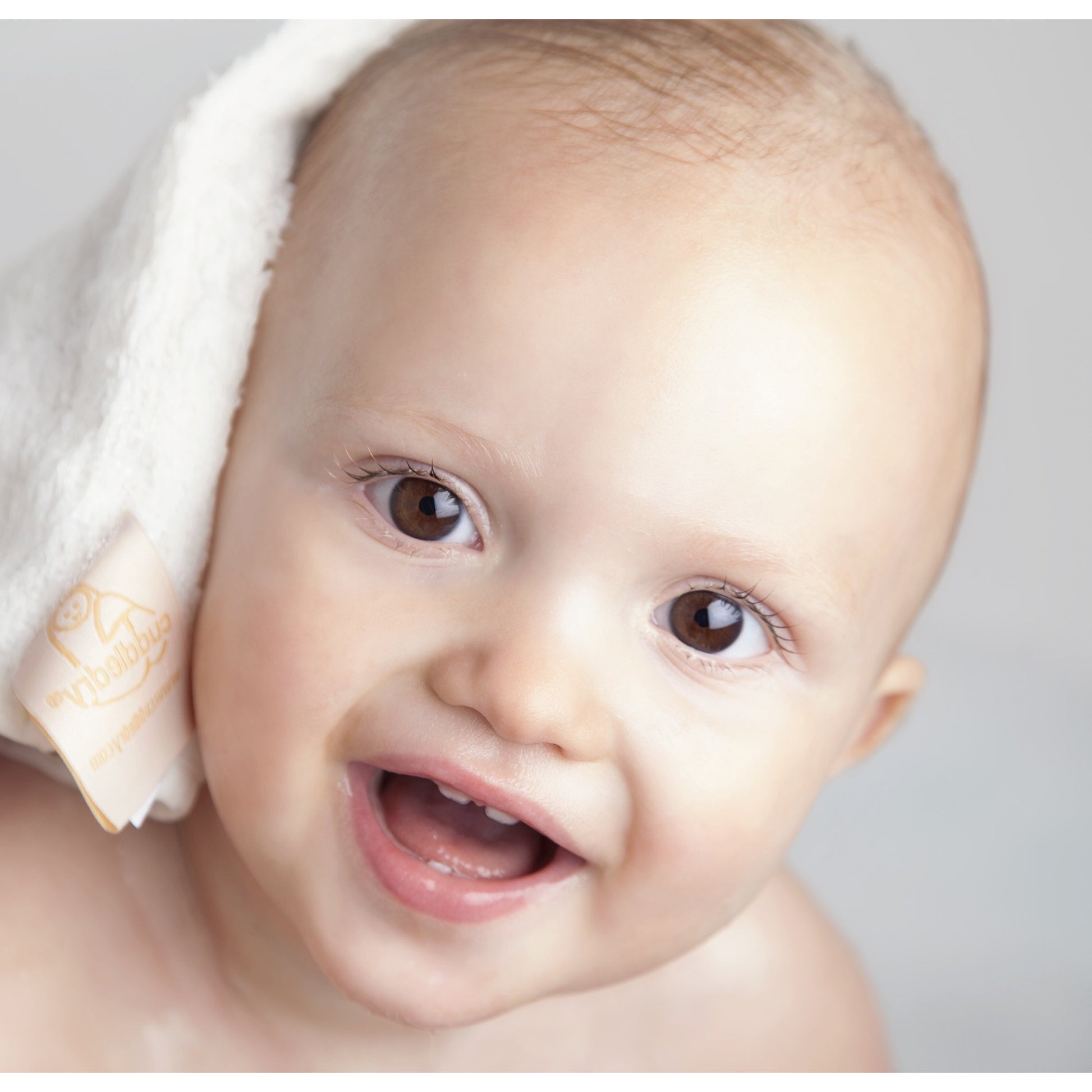 bamboo wipes for gently washing your baby